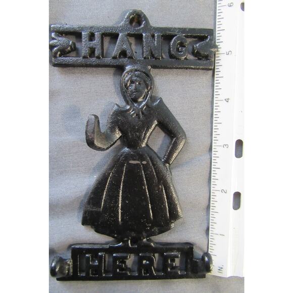 Vtg 6" Cast Iron Hang Here Cloth Pot Holder Key Holder Hooks Old Fashion Girl - Picture 2 of 6